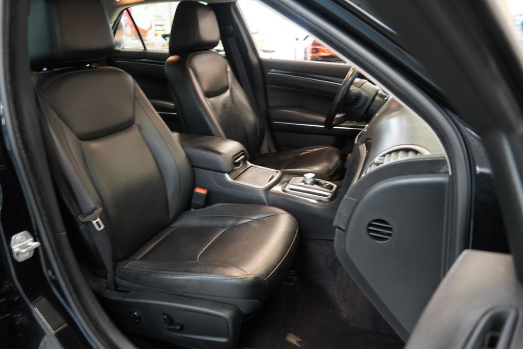 2016 Chrysler 300 Limited AWD