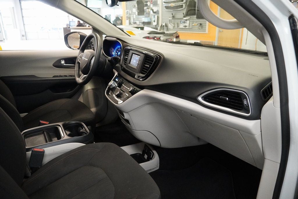2017 Chrysler Pacifica Touring L