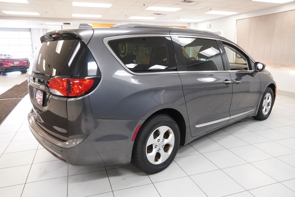 2017 Chrysler Pacifica Touring L Plus