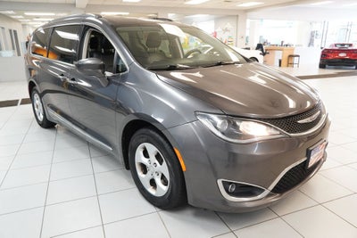 2017 Chrysler Pacifica Touring L Plus