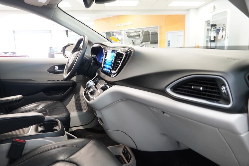 2017 Chrysler Pacifica Touring L Plus