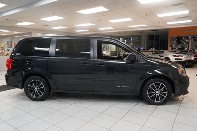 2017 Dodge Grand Caravan SE Plus Plus Blacktop