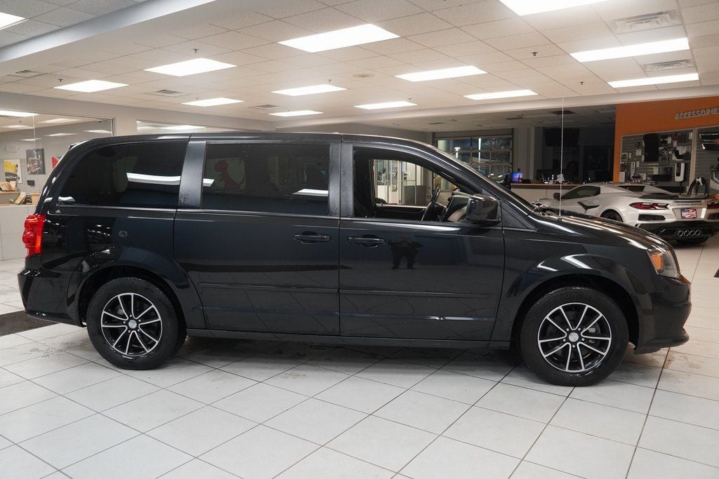 2017 Dodge Grand Caravan SE Plus Plus Blacktop