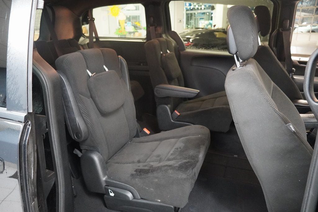 2017 Dodge Grand Caravan SE Plus Plus Blacktop