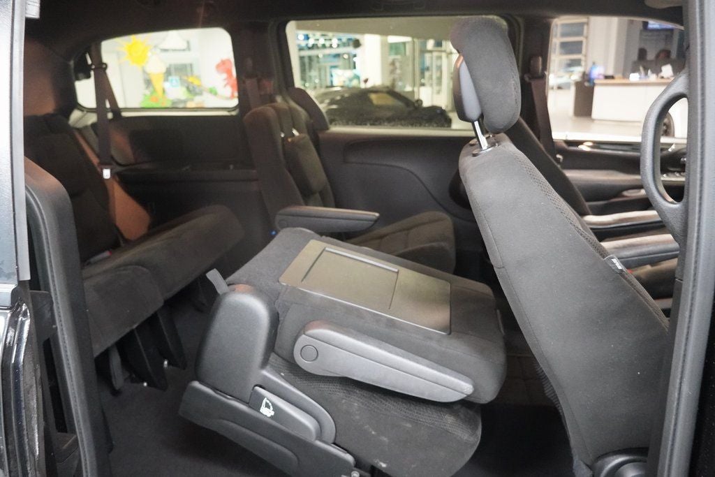 2017 Dodge Grand Caravan SE Plus Plus Blacktop