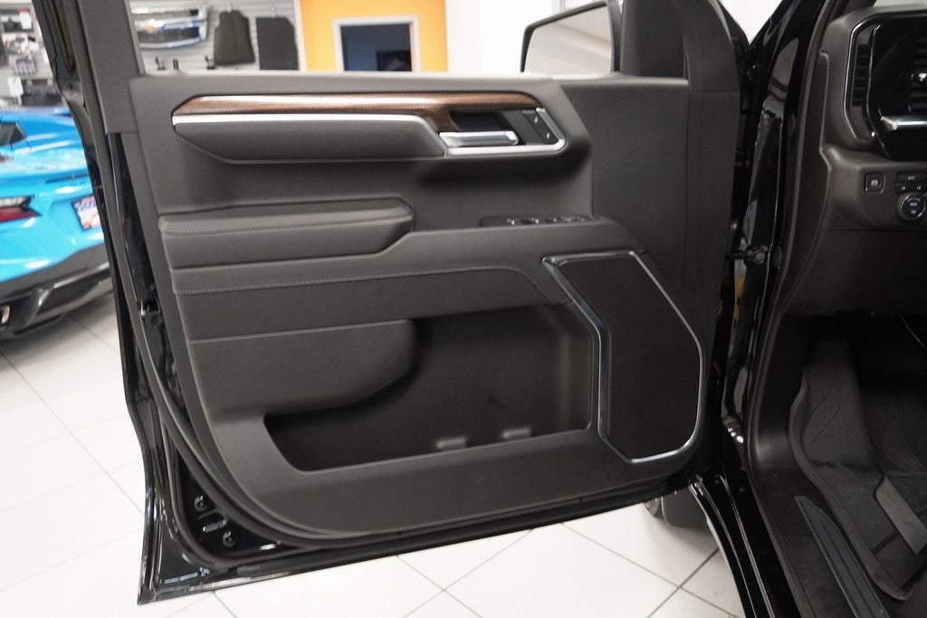 2025 Chevrolet Silverado 1500 LT LT1