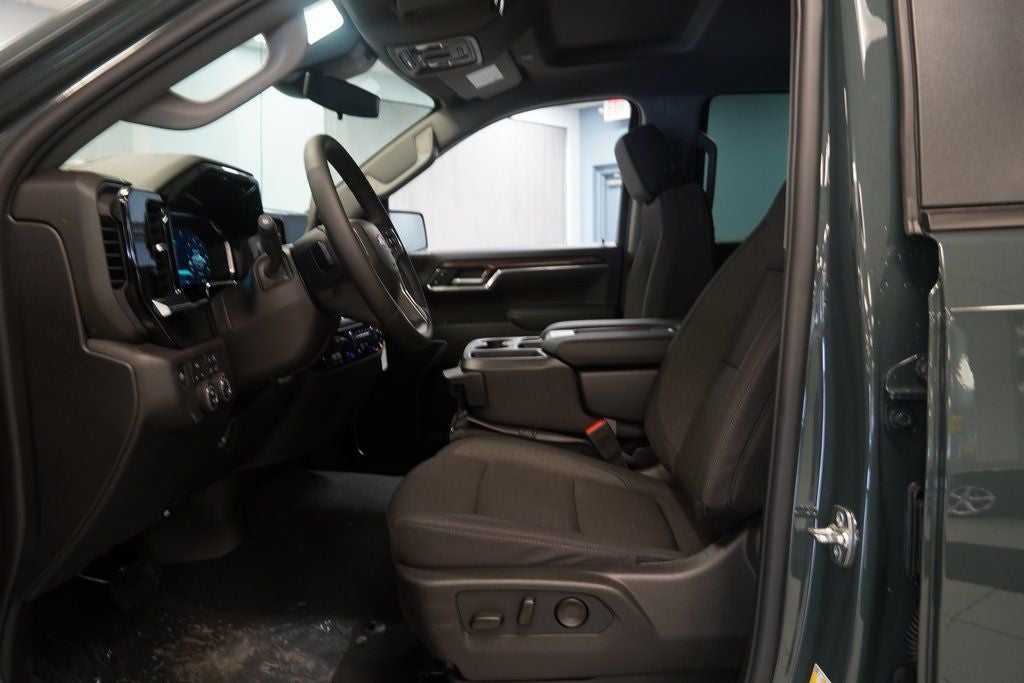 2026 Chevrolet Silverado 1500 LT LT1