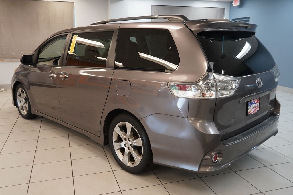 2013 Toyota Sienna SE 8 Passenger (PRE - AUCTION SPECIAL )