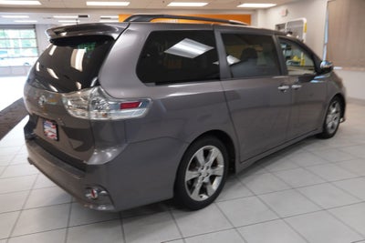 2013 Toyota Sienna SE 8 Passenger (PRE - AUCTION SPECIAL )