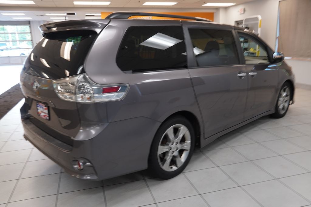 2013 Toyota Sienna SE 8 Passenger (PRE - AUCTION SPECIAL )