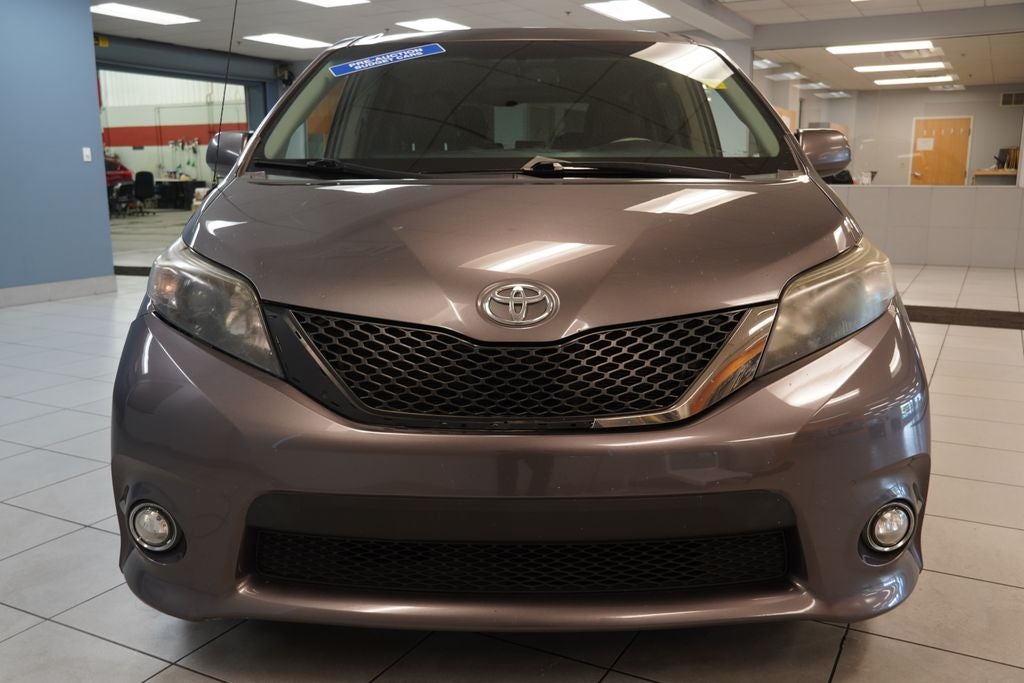 2013 Toyota Sienna SE 8 Passenger (PRE - AUCTION SPECIAL )