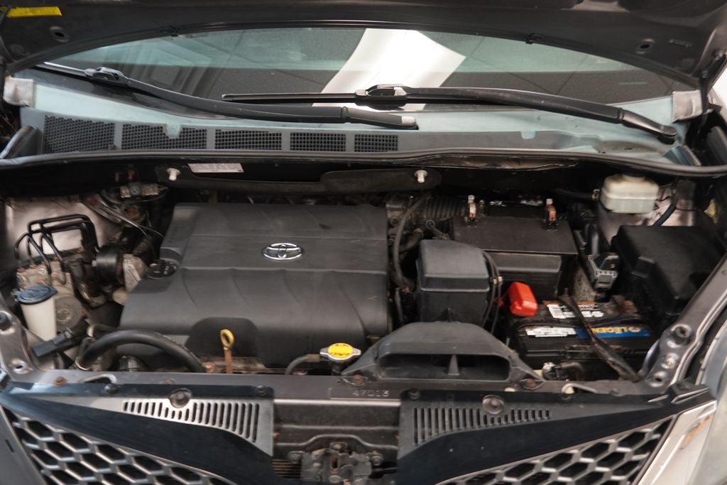 2013 Toyota Sienna SE 8 Passenger (PRE - AUCTION SPECIAL )