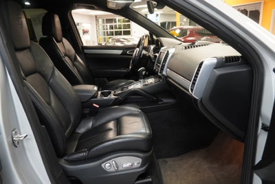 2012 Porsche Cayenne ( AWD ) ( PRE - AUCTION SPECIAL )