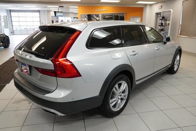 2018 Volvo V90 Cross Country T5