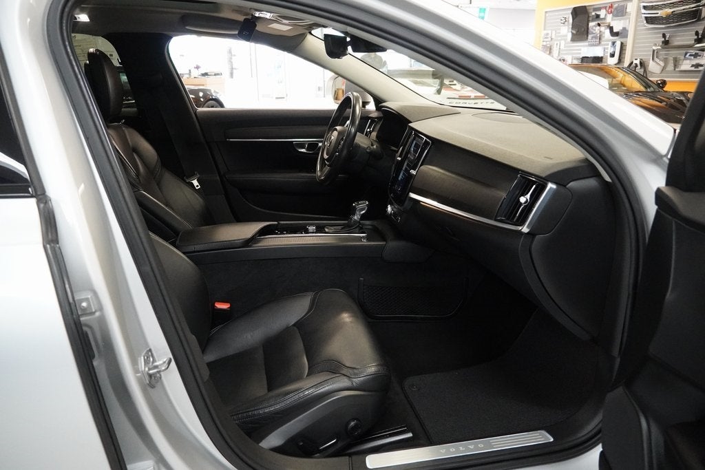 2018 Volvo V90 Cross Country T5