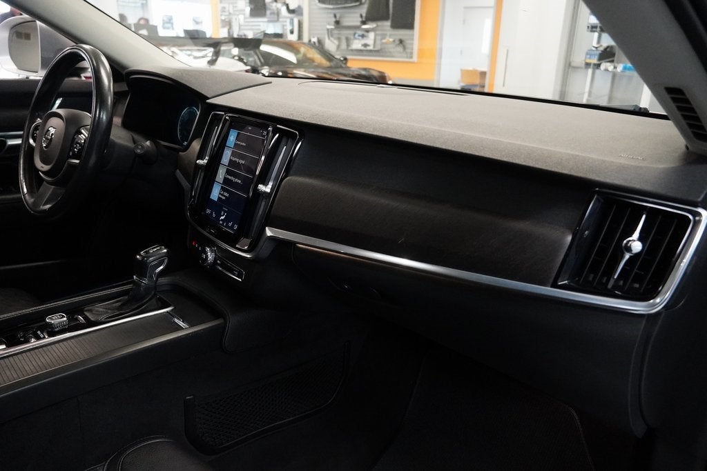 2018 Volvo V90 Cross Country T5