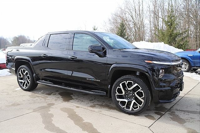 2024 Chevrolet Silverado EV RST