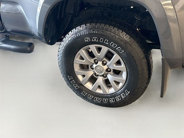 2017 Toyota Tacoma SR5 W/ ONLY 31K MILES!