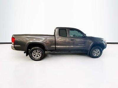 2017 Toyota Tacoma SR5 W/ ONLY 31K MILES!