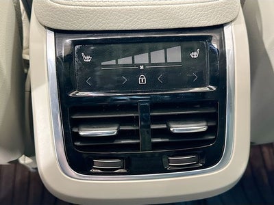 2021 Volvo XC90 T6 Momentum