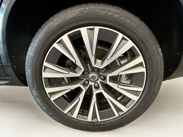 2021 Volvo XC90 T6 Momentum