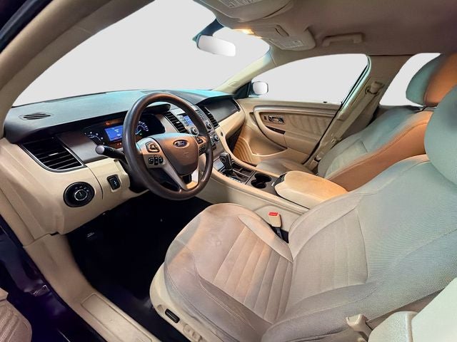 2016 Ford Taurus SE