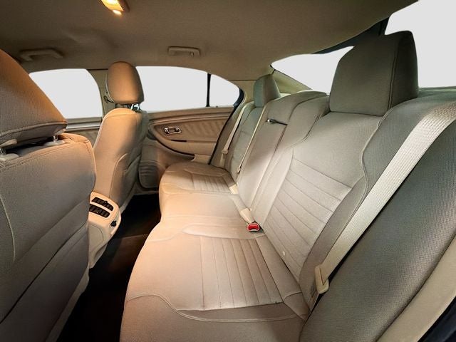 2016 Ford Taurus SE