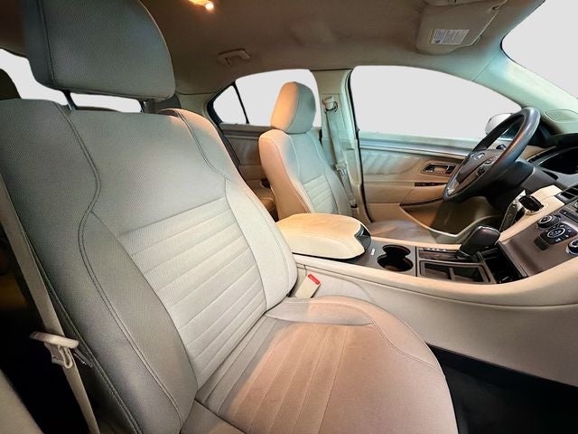 2016 Ford Taurus SE