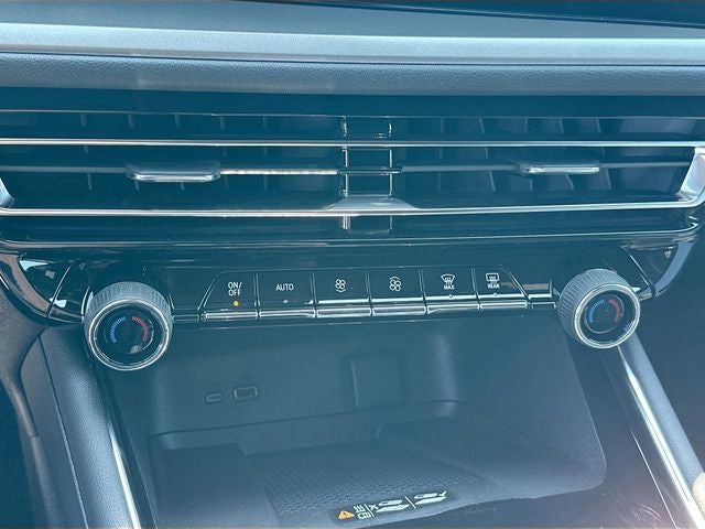 2025 Chevrolet Traverse LT 2LT