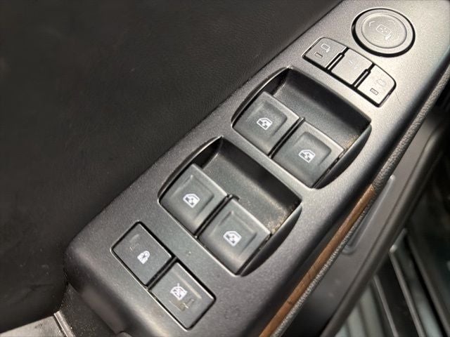 2015 Chevrolet Suburban LT 4X4 W/ NAVIGATION