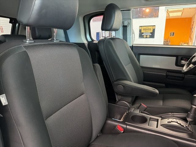 2012 Toyota FJ Cruiser Base ONLY 73K MILES!