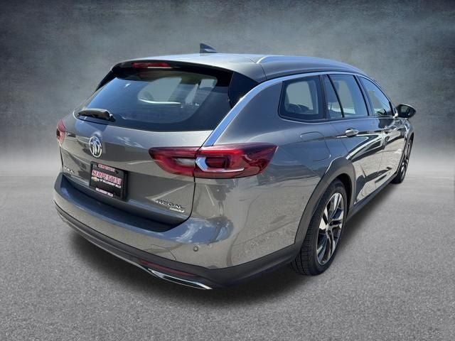 2018 Buick Regal TourX Essence AWD