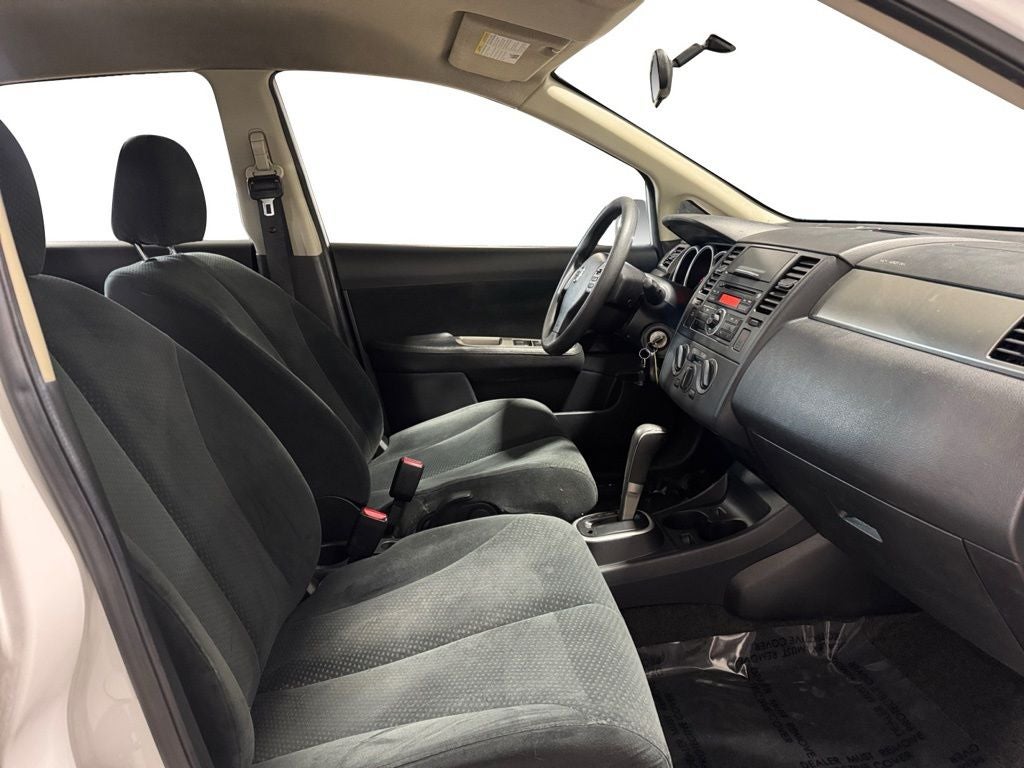 2010 Nissan Versa 1.8 S