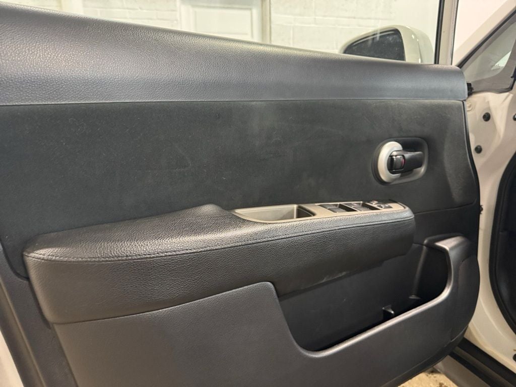 2010 Nissan Versa 1.8 S