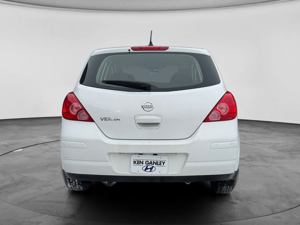 2010 Nissan Versa 1.8 S