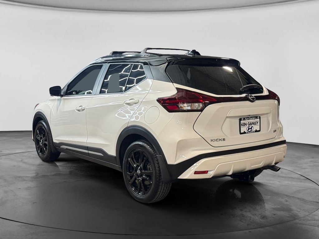 2023 Nissan Kicks SR