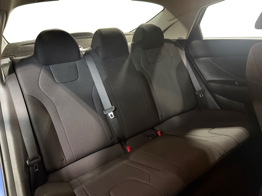 2023 Hyundai Elantra SE