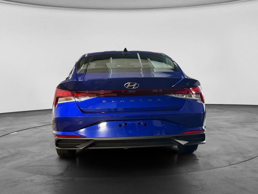 2023 Hyundai Elantra SE