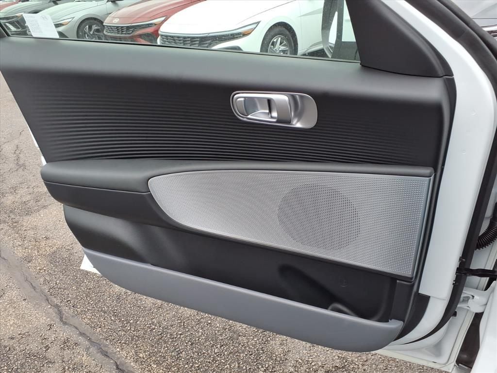 2025 Hyundai IONIQ 6 SE