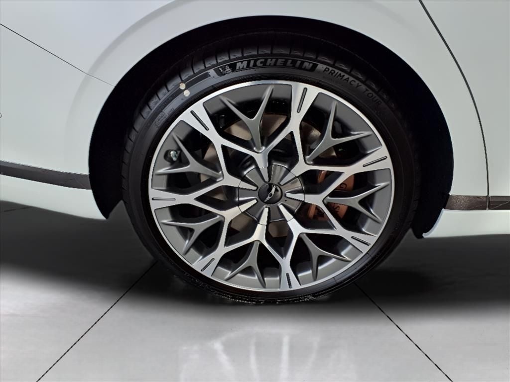 2025 Genesis G90 3.5T e-SC