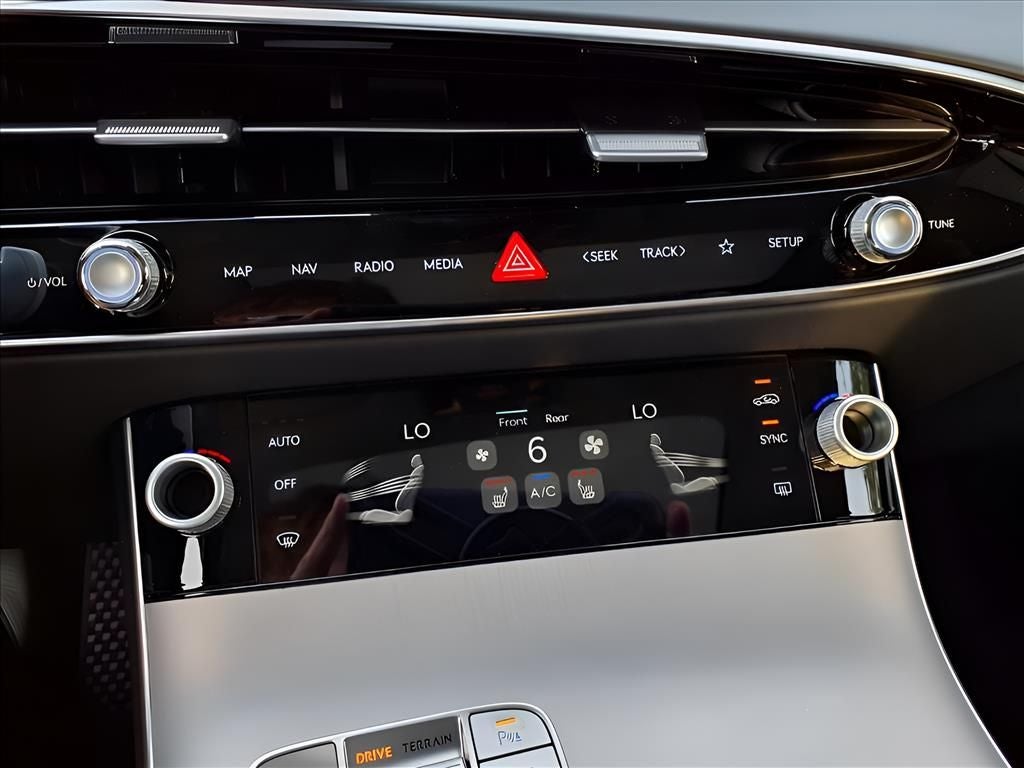2026 Genesis GV70 2.5T Select