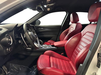 2023 Alfa Romeo Stelvio Sprint