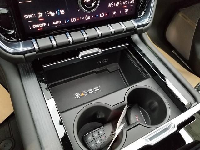 2026 GMC Yukon AT4 Ultimate - Photo 12