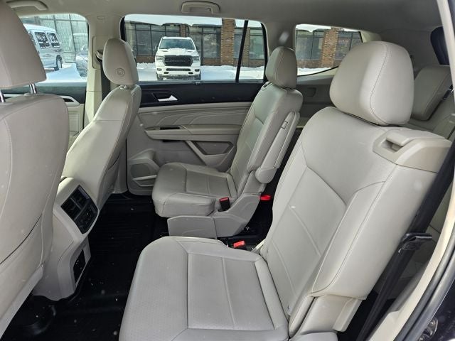2022 Volkswagen Atlas 3.6L V6 SE w/Technology