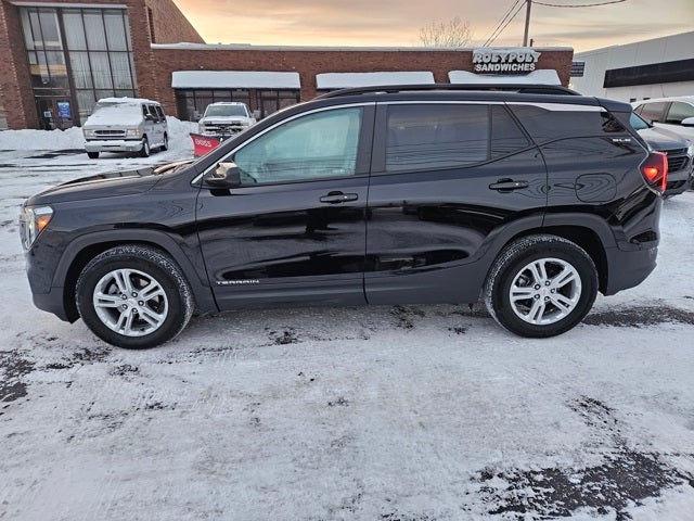 2022 GMC Terrain SLE