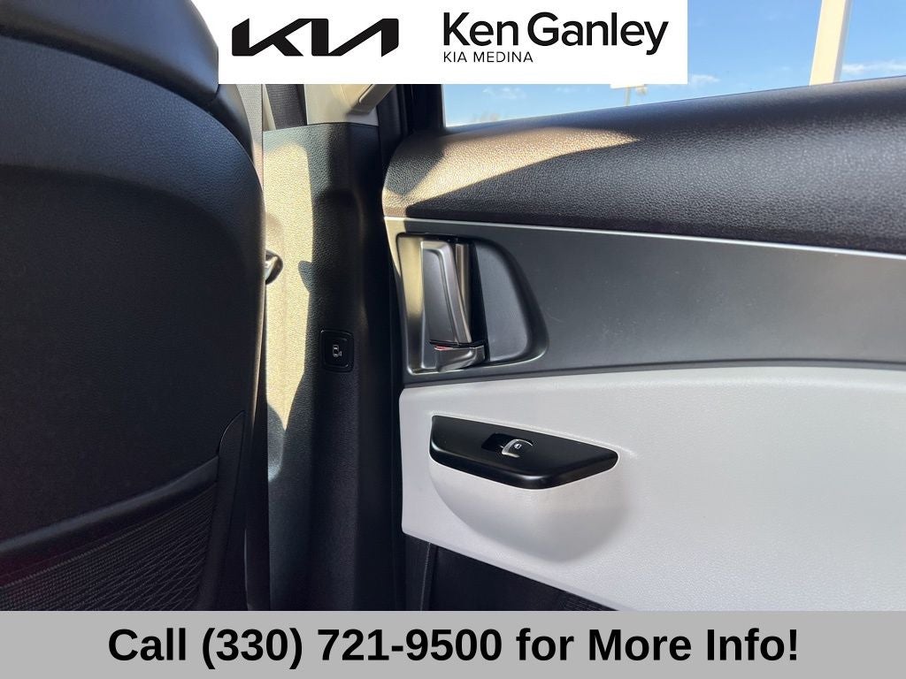 2024 Kia Carnival LX Seat Package