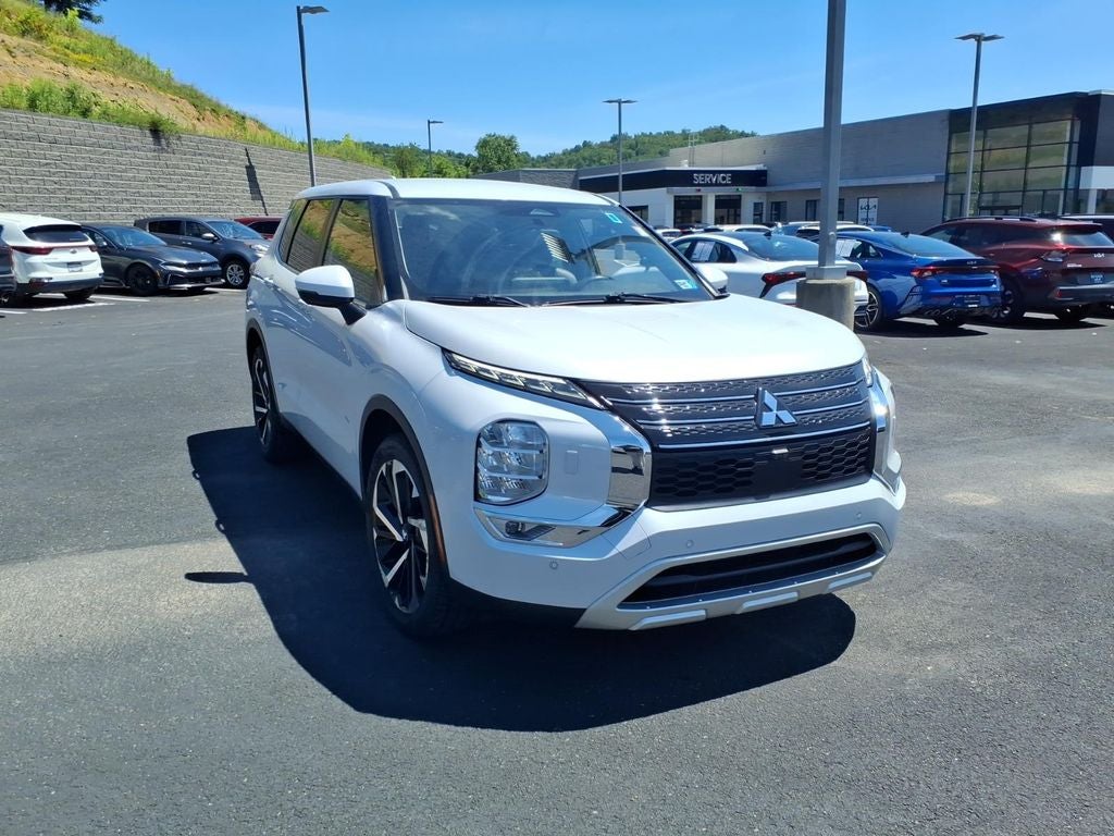 2023 Mitsubishi Outlander SE