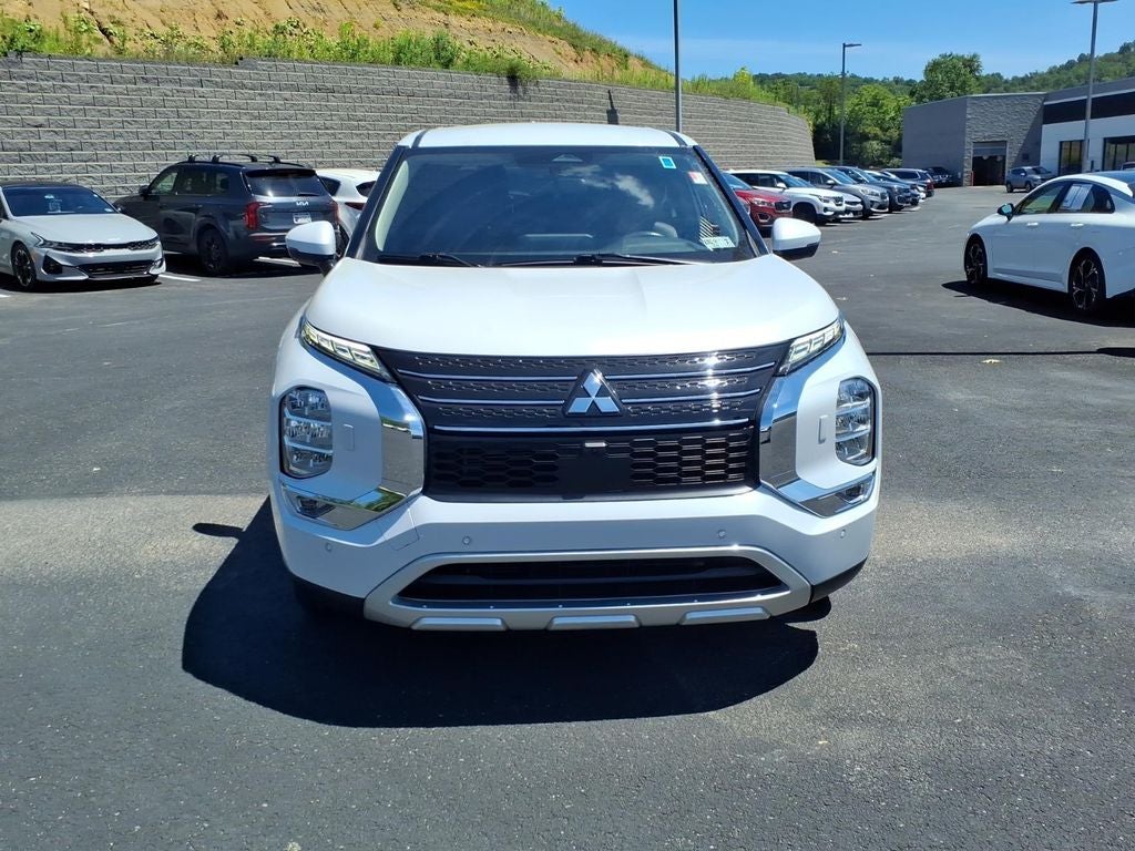 2023 Mitsubishi Outlander SE