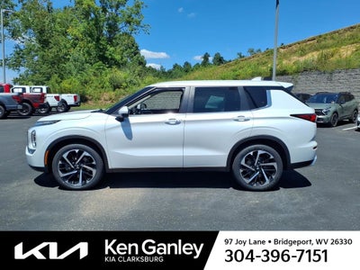 2023 Mitsubishi Outlander SE