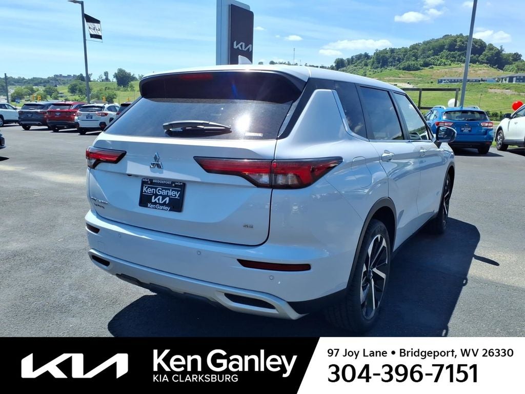 2023 Mitsubishi Outlander SE